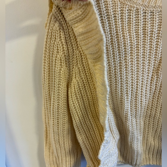 Na•kd sweater with ruffles - Picture 3 of 9